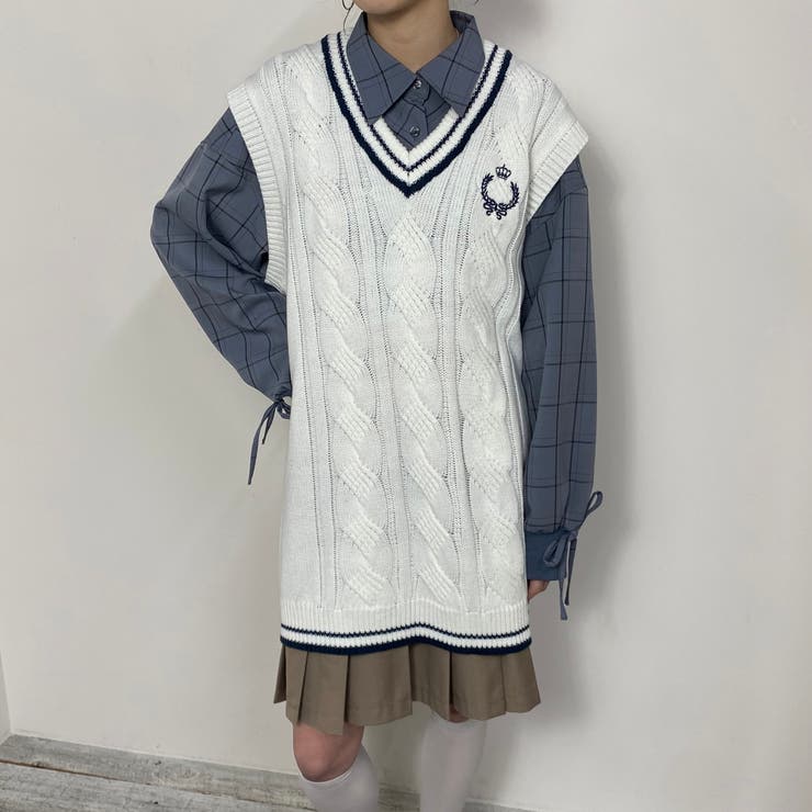 28オフホワイト | 配色ケーブルニットベスト | NICOLE