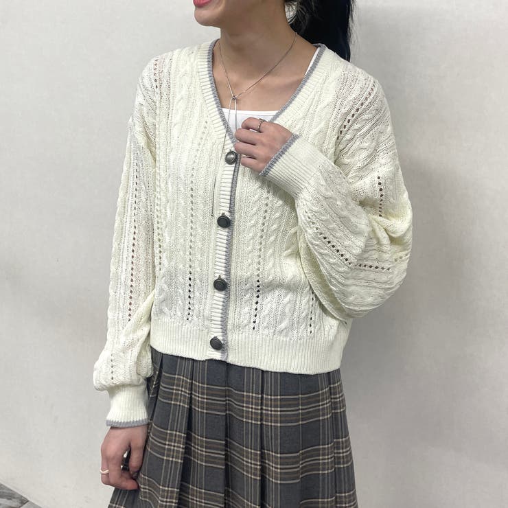 28オフホワイト | ライン配色スカシアミカーディガン | NICOLE