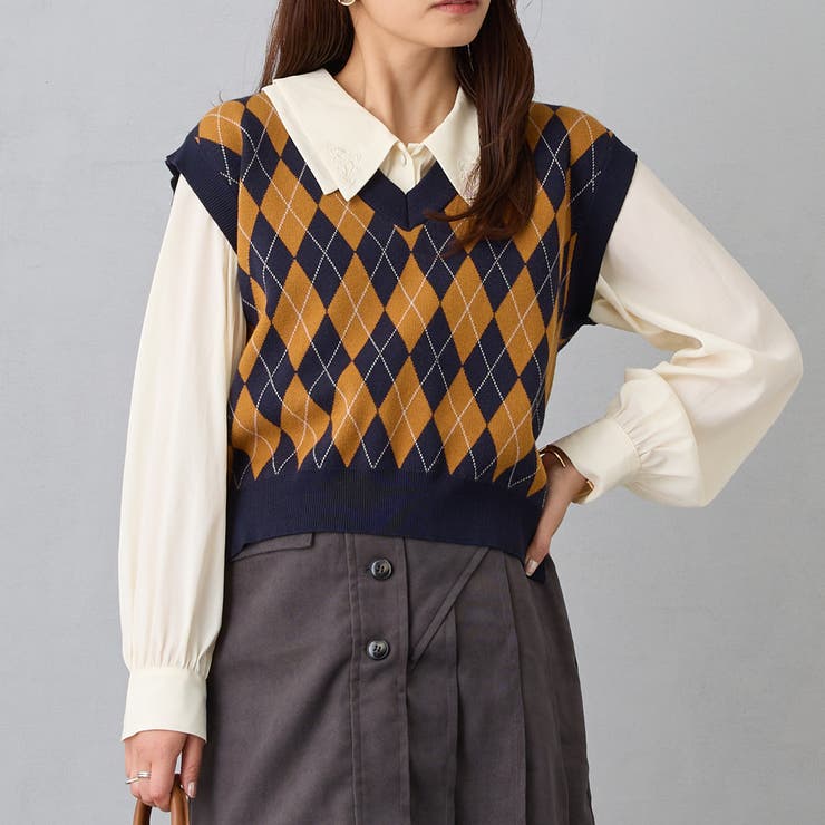 28オフホワイト | フラットカラー刺繍ブラウス | NICOLE