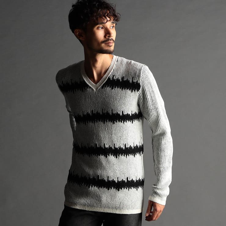 09ホワイト | ジグザグ柄ジャカード Vネックプルオーバーニット | NICOLE