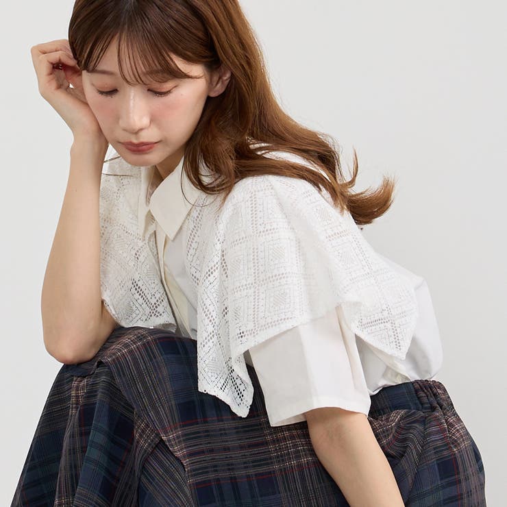 28オフホワイト | ハンカチヘムケープブラウス | NICOLE