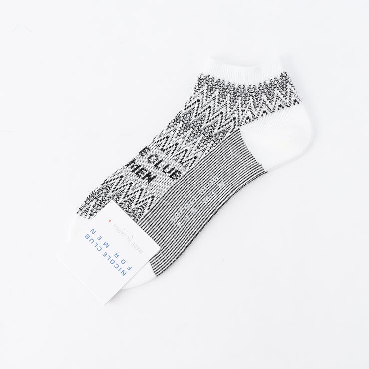 09ホワイト | シェブロン×ロゴジャカード ショートソックス | NICOLE