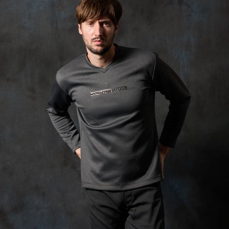 39チャコールグレー | 【WEB限定】メタルジェルプリントVネックプルオーバー | NICOLE