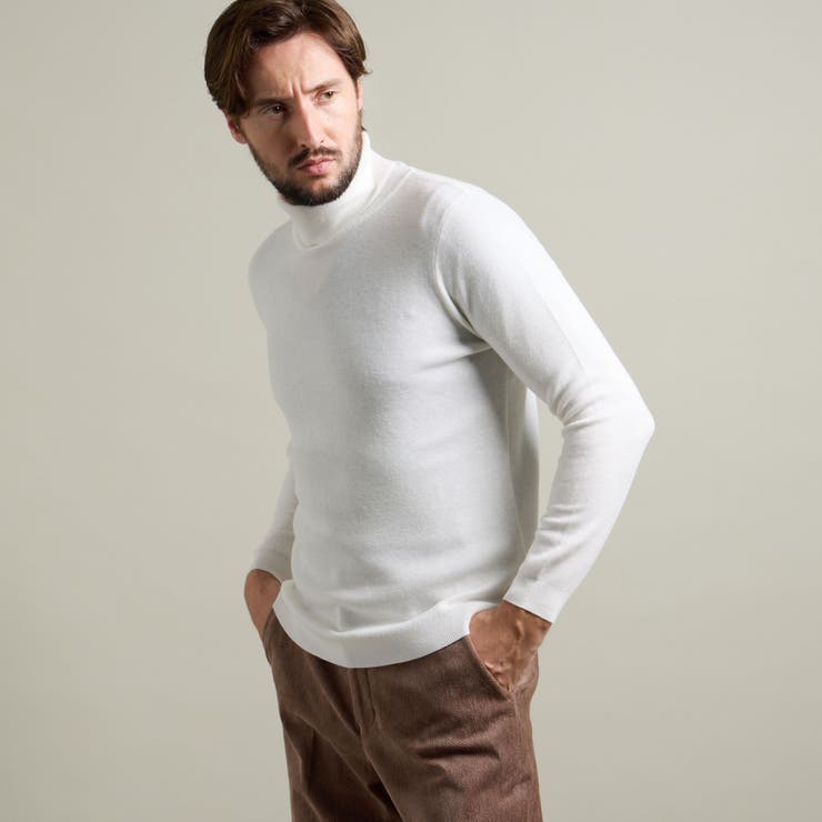 09ホワイト | 【HIDEAWAYS BLACK】シルク混 ミラノリブタートルネックニット | NICOLE