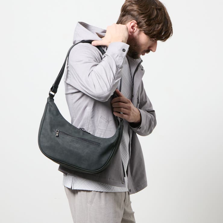 49ブラック | ラウンドショルダーバッグ | NICOLE