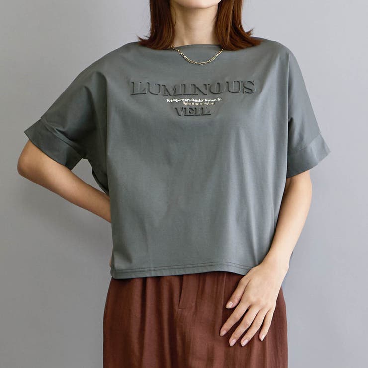 19ライトグレー | エンボスデザインTシャツ | NICOLE