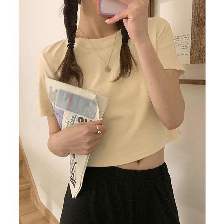 クリームイエロー