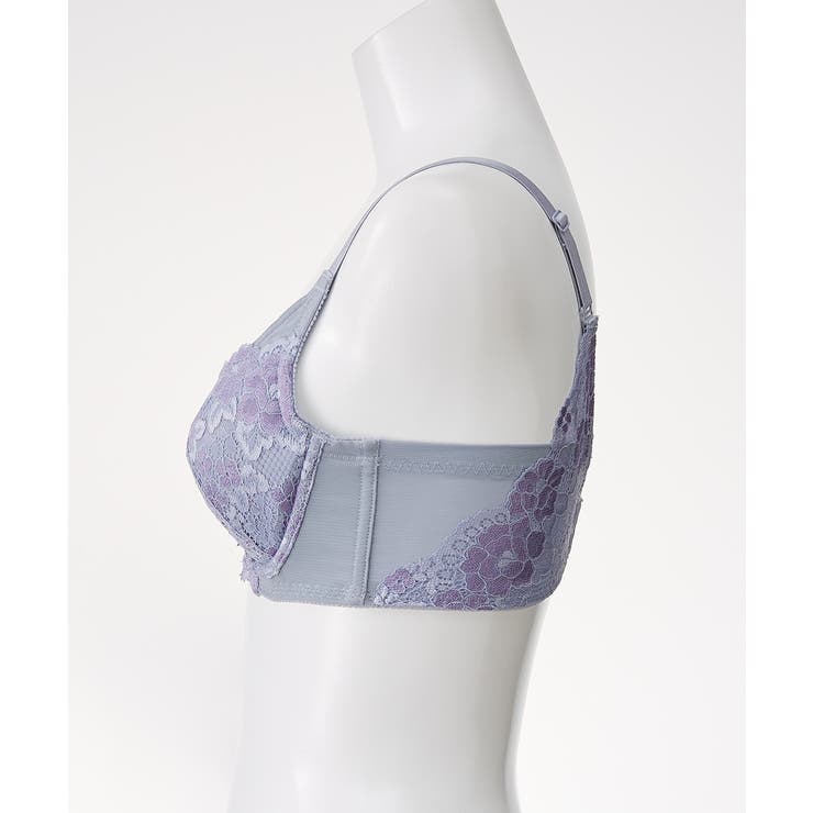 脇背中もきれいに見せるバックレースブラジャー(トリンプ)[品番