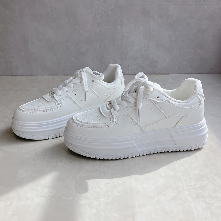 ホワイト | トレンド感アップ! ボリュームソール スタイリッシュスニーカー | Noubel Voug Relax
