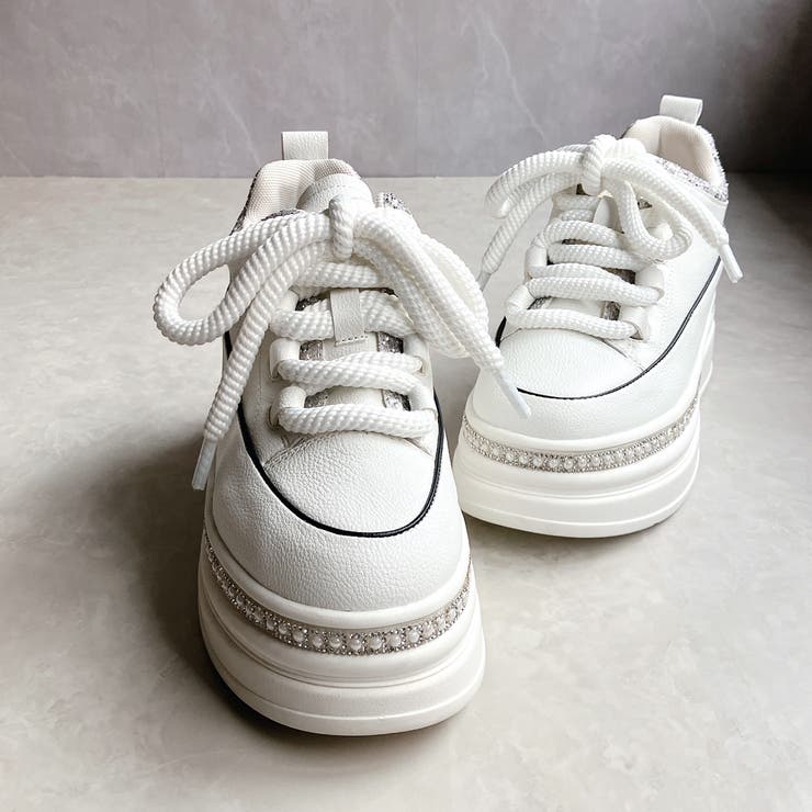 ホワイト | ふわモコ 極太シューレース 厚底 ラインストーンスニーカー  | Noubel Voug Relax