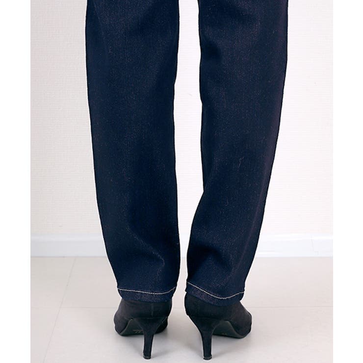 ストレッチデニムテーパードパンツ