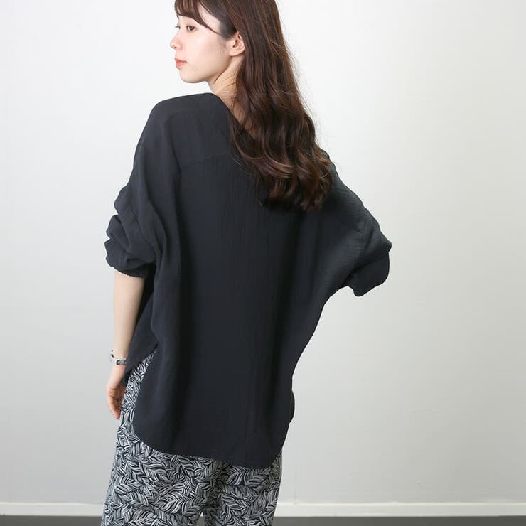 ダブルガーゼ袖口シャーリングVネックシャツ | FUNNY COMPANY＋  | 詳細画像13 