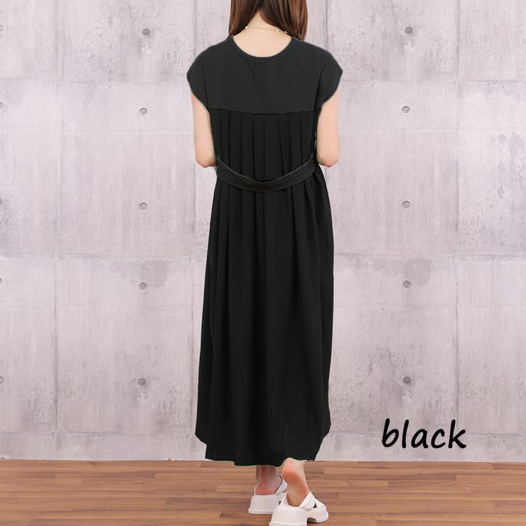 ブラック