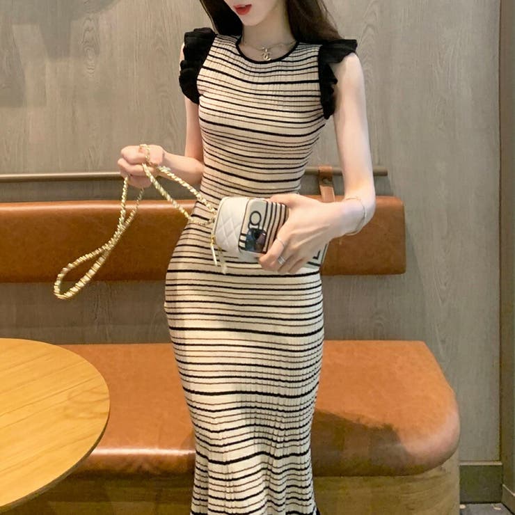 ベージュ