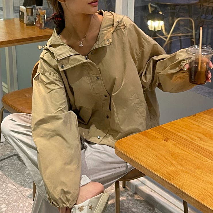 ベージュ | バルーン袖オーバーサイズマウンテンパーカー カジュアル ゆるいシルエット | SLENDER