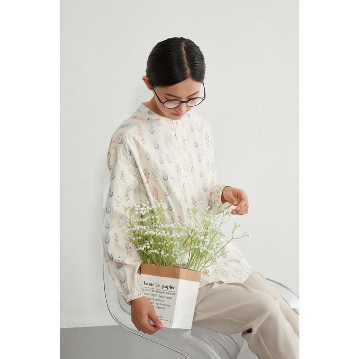 綿100長袖シャツブラウスボタニカル柄 ナチュラル大人カジュアル | On One's Own | 詳細画像17 