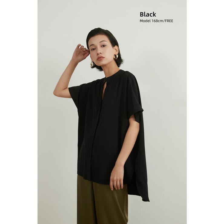BLACK | シンプルVネック半袖チュニックブラウス体型カバーとろみレーヨンきれいめトップス | On One's Own