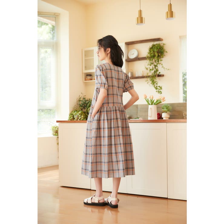 綿100％チェック柄半袖ワンピースウエストギャザーブルーパフスリーブミモレ丈 | On One's Own | 詳細画像2 