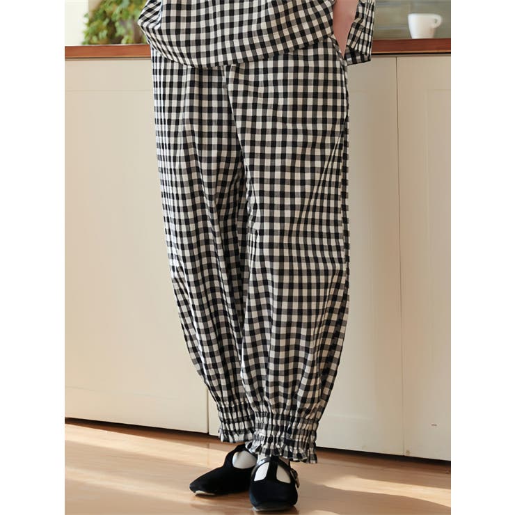 ギンガムチェックスモッキング刺繍パンプキンパンツワイド裾フリルバルーンパンツ | On One's Own | 詳細画像8 