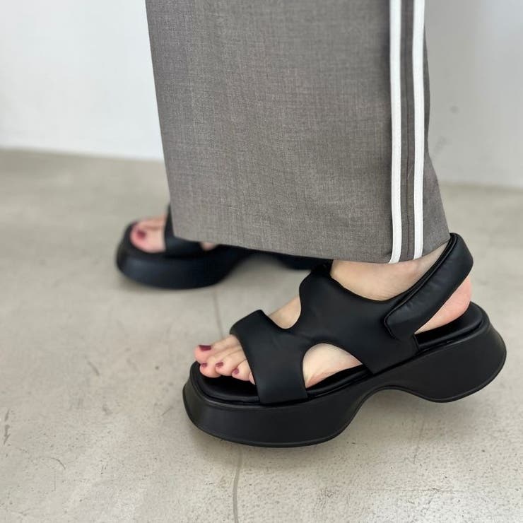 ≪オリエンタルトラフィック≫ パデットベルトフレアソールサンダル