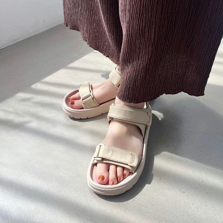 アイボリー
