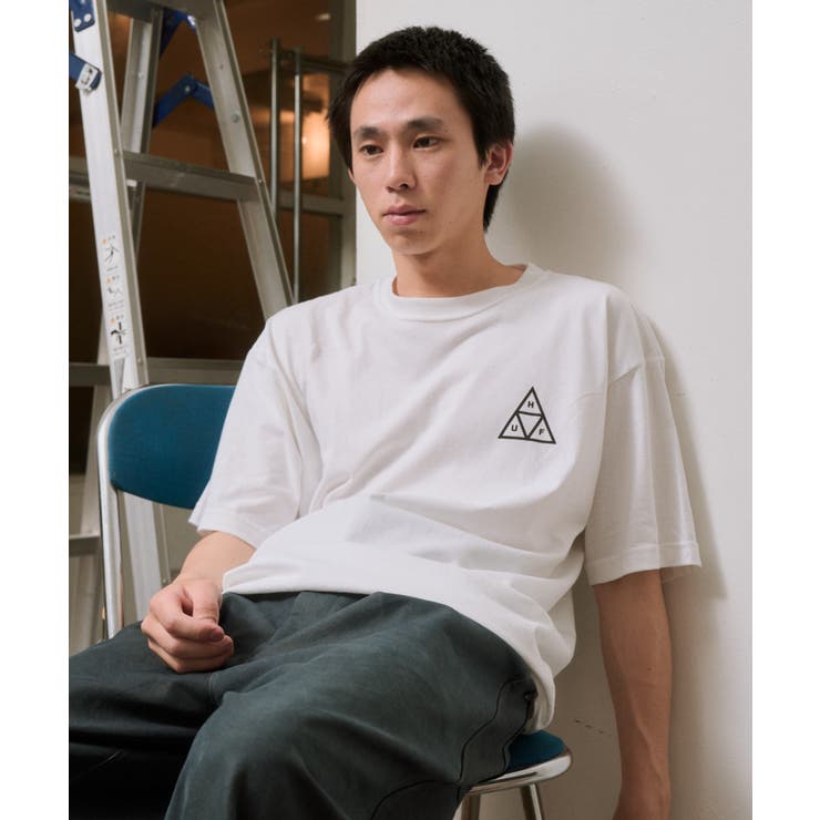 HUF/ハフ BACKPRINT TREE TRIANGE LOGO Tシャツ[品番