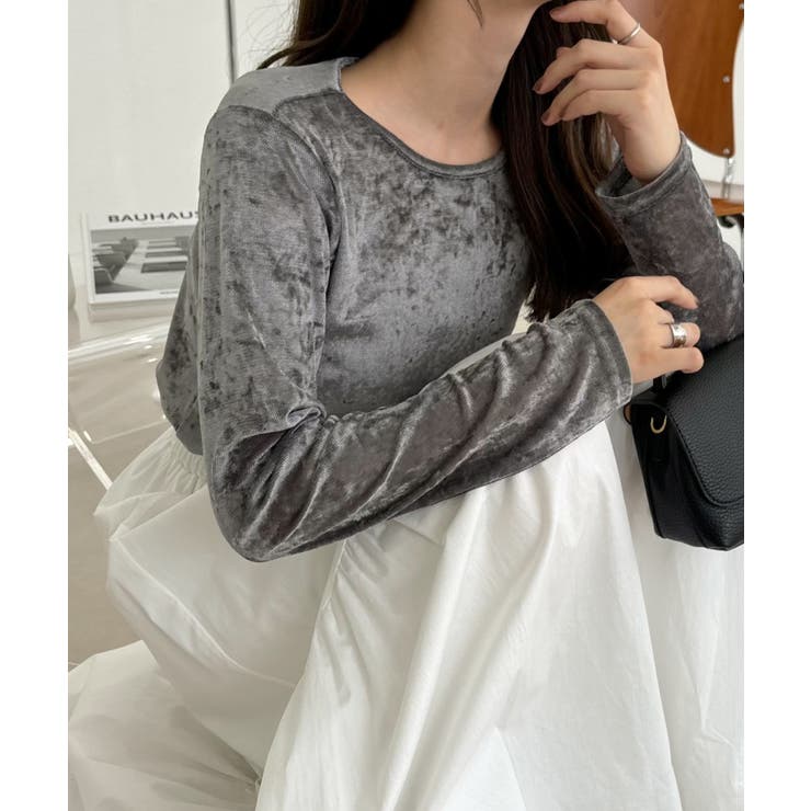美香さんコラボ】ショルダー開きシアーベロアトップス