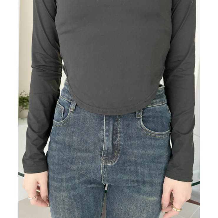 Uネック サイドギャザー シンプル長袖 Tシャツ | Ada. | 詳細画像28 