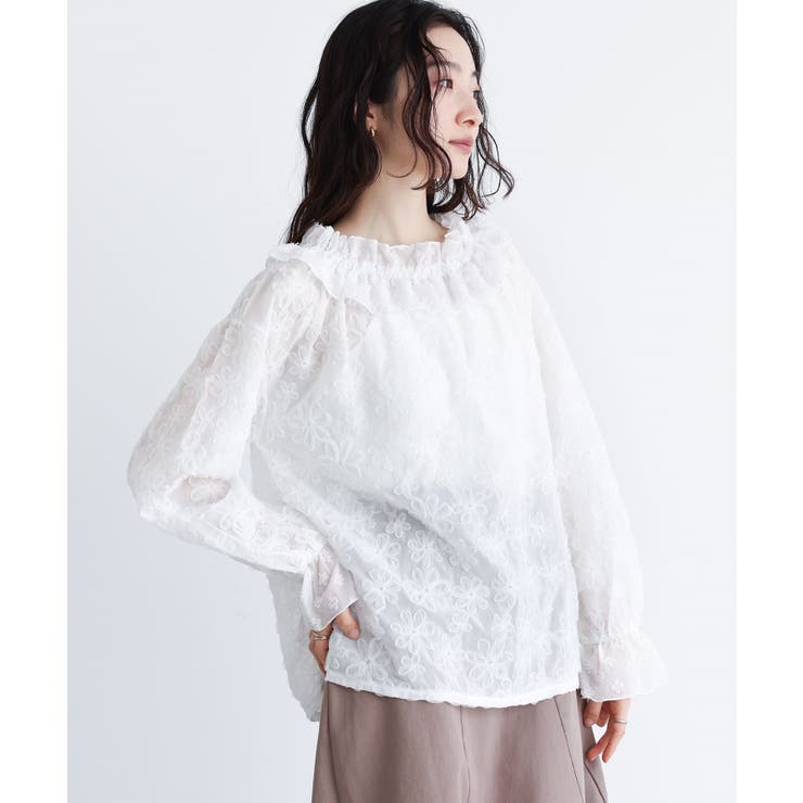 オフホワイト | somari imaginationチュールテープフラワー刺繍シアーブラウス | osharewalker