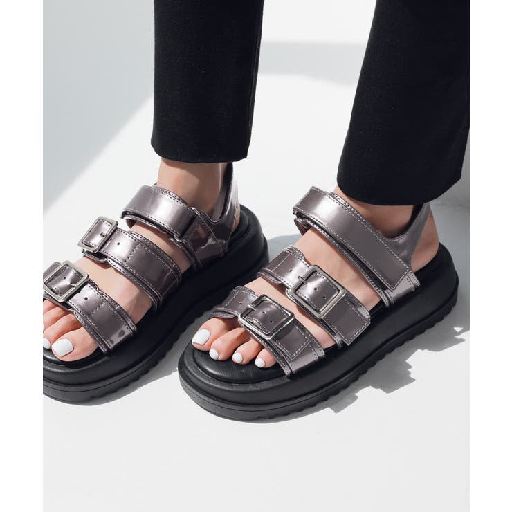 アンティークシルバー | n'OrLABELベルトデザインエナメルサンダル | osharewalker