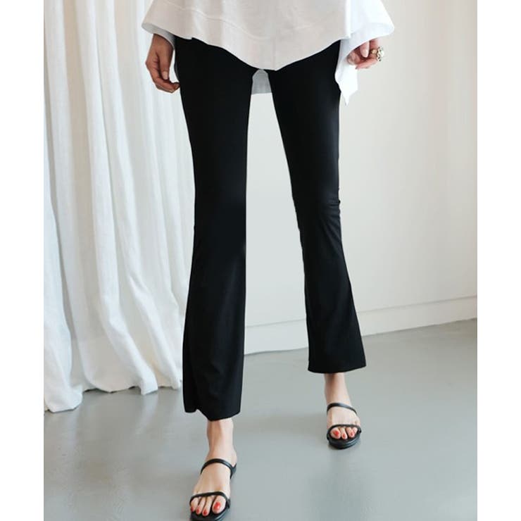 【23AW NEW】GIVENCHY_woman/ スリムレッグ フレアパンツ /Black 4つボタン前ポケットフレアパンツ[品番：GORW0006506]｜GORGE