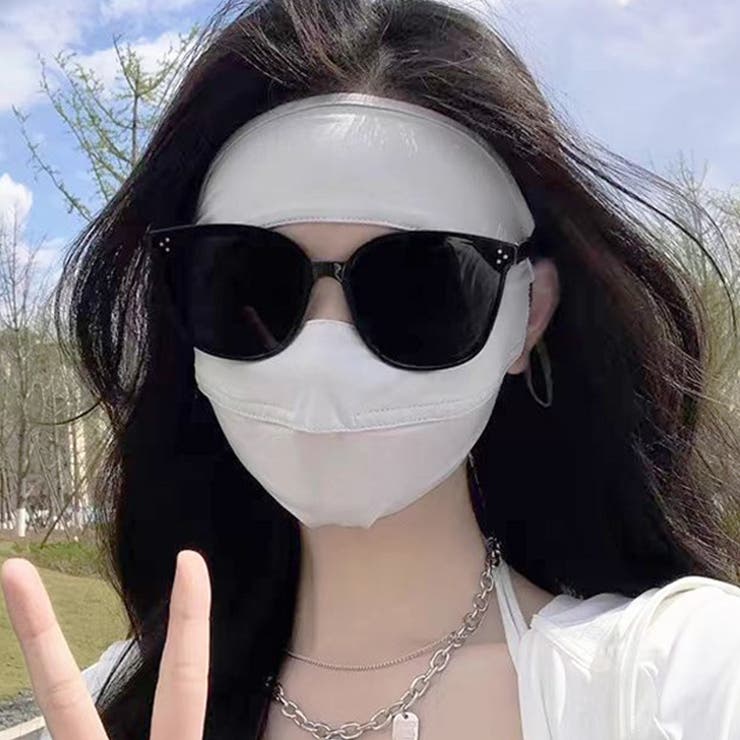 ライトグレー