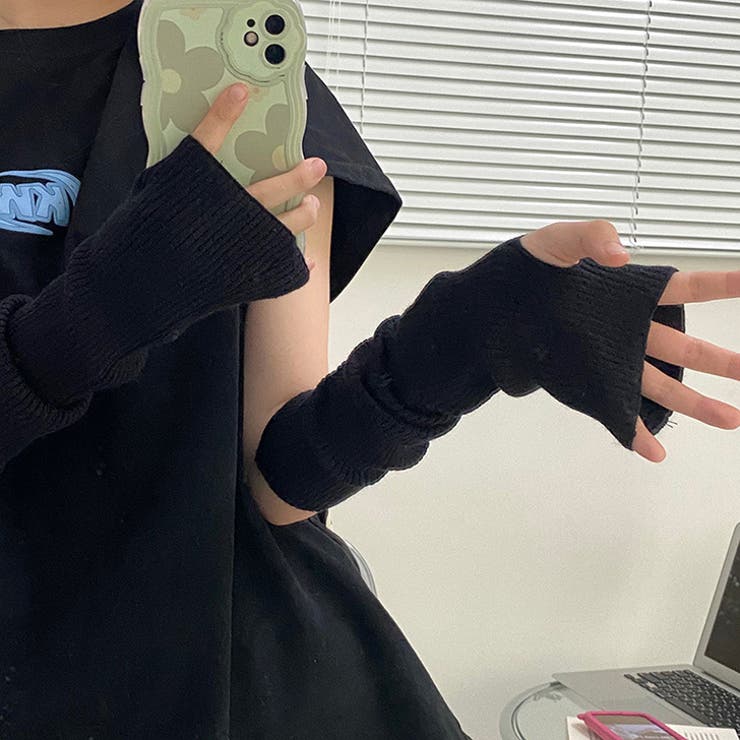 ブラック