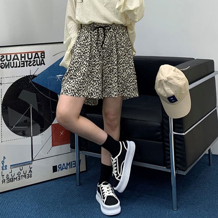 VALENTINO アイボリー　ショートパンツ メンズパンツ・ハーフパンツ｜ヴァレンティノ公式ストア