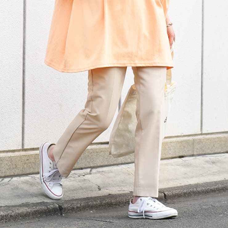 ライトベージュ