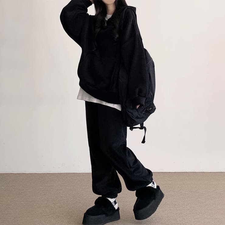 ブラック