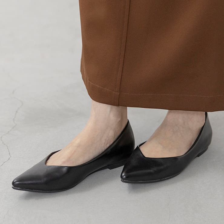 ポインテッドトゥ Vカットデザイン ローヒール[品番：HSYS0001198