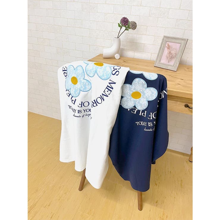 レースフラワー刺繍バックプリントTシャツ[品番：PLMW0012249