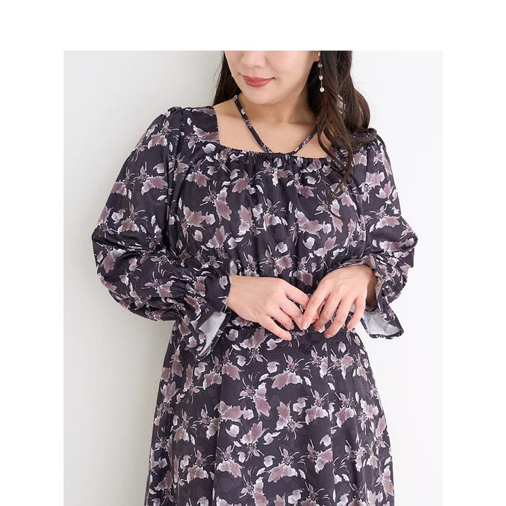 WEB限定】BACKレースアップホルターネック花柄ワンピース[品番