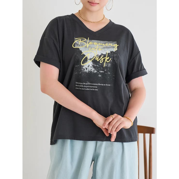 濃グレー | ロゴ刺繍転写プリントVネックTシャツ | Re-J＆SUPURE