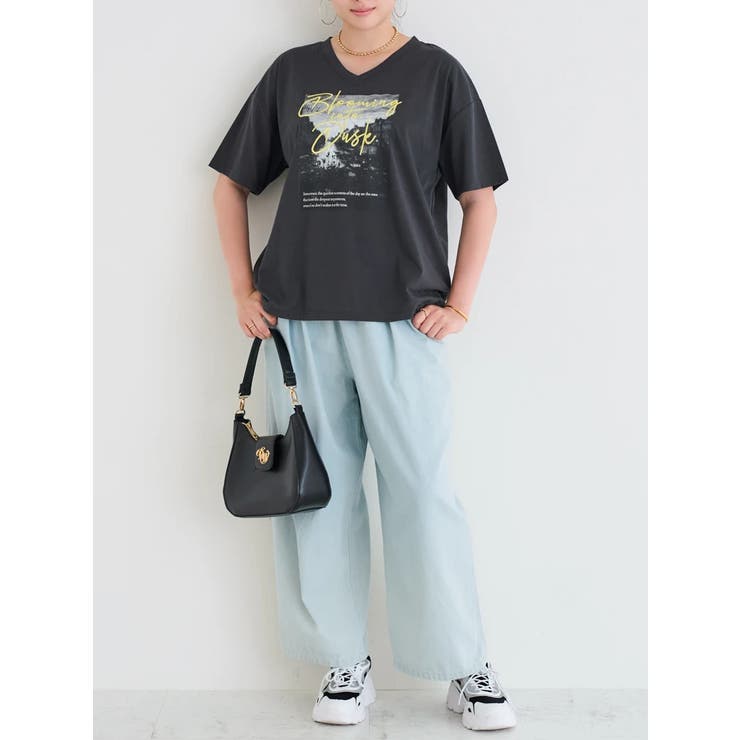 ロゴ刺繍転写プリントVネックTシャツ | Re-J＆SUPURE | 詳細画像4 