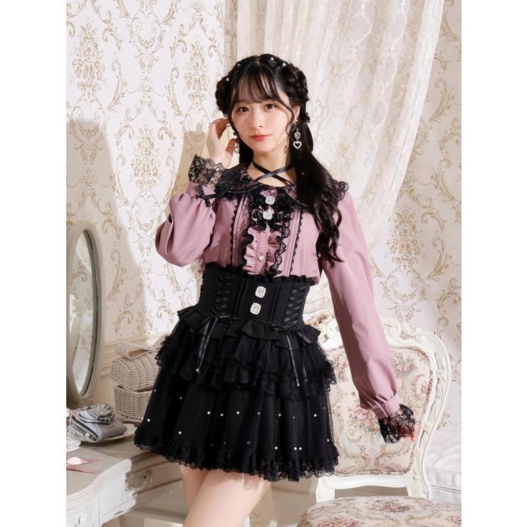 希少　リミフゥ　変形 スリーブ　リボン アレンジ プルオーバー　奇抜　ブラック キラキラリボンチョーカーネックブラウス[品番：PLMW0013350]｜NOEMIE