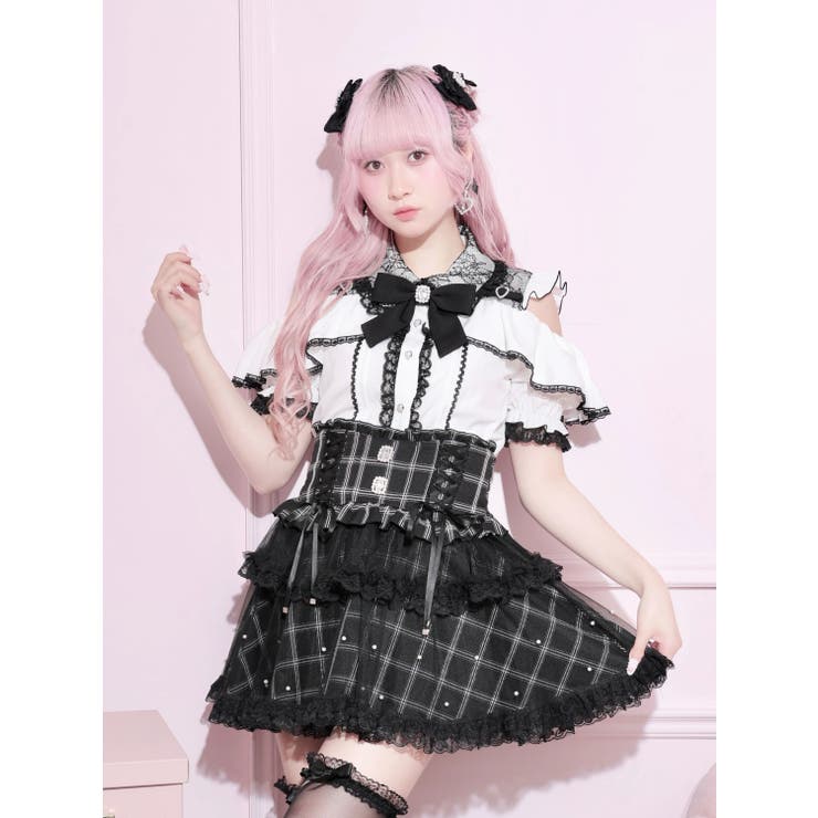 黒 | ケープフリルオープンショルダーハートバックルブラウス | NOEMIE