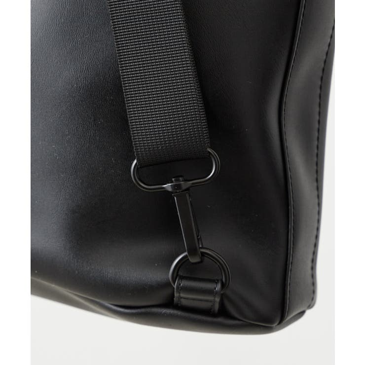 【美品】ear PAPILLONNER ぺったんリュック　黒 セール】【PEZ(ペッツ)×ear】ミニポシェット付き撥水刺しゅう