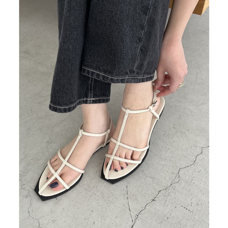 CAPRICIEUX LE'MAGE】Tストラップフラットサンダル[品番