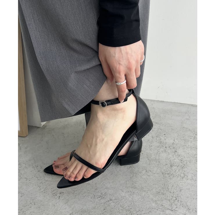 CAPRICIEUX LE'MAGE Tストラップフラットサンダル CAPRICIEUX LEMAGE