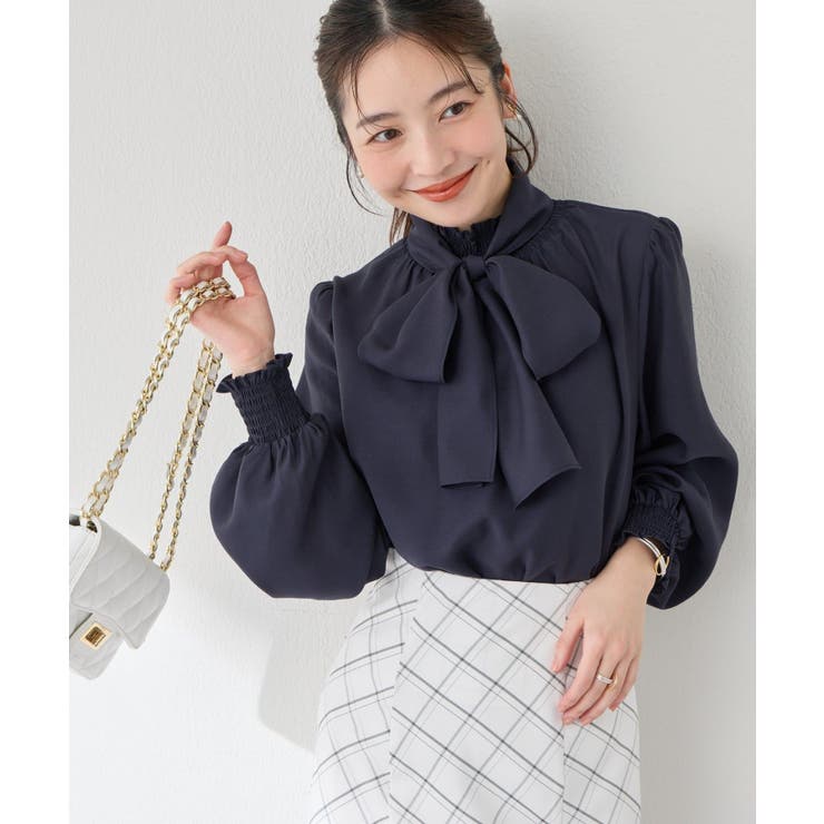 La boutique BonBon】ボウタイ付きシャーリングギャザー…[品番