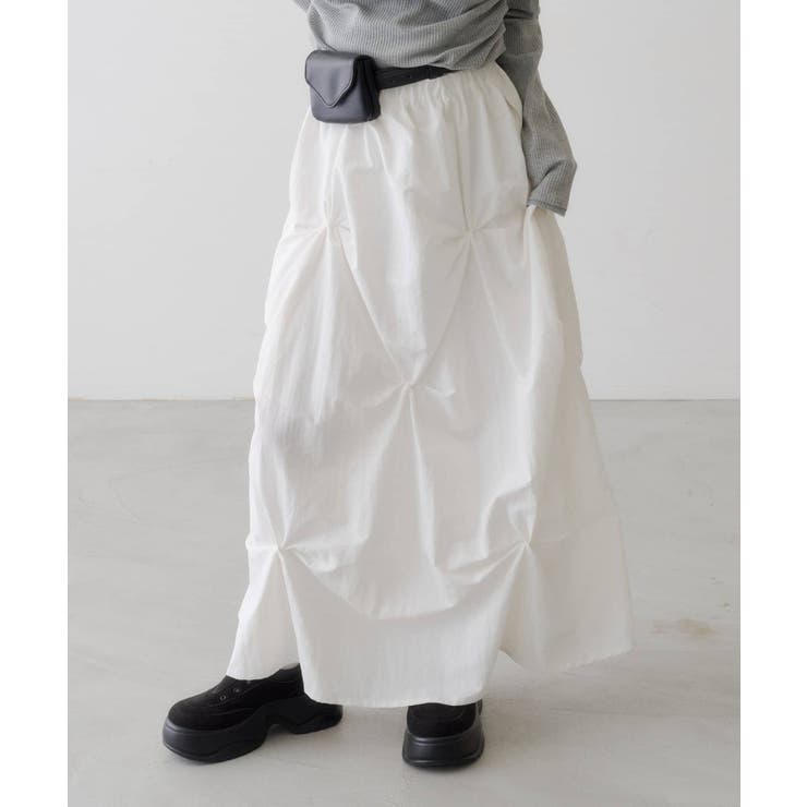 WHT | 【Kastane】フラワータックロングスカート | PAL GROUP OUTLET