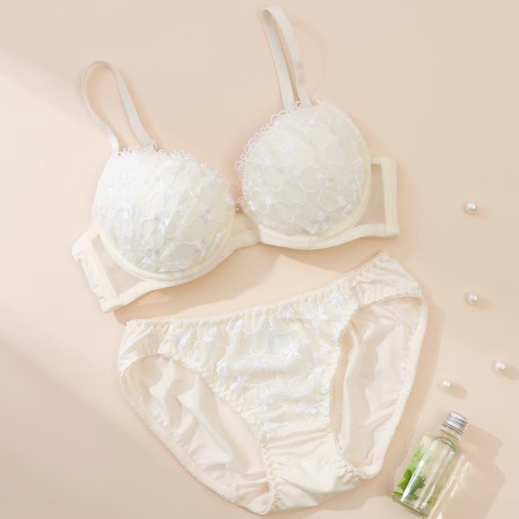 アイボリー | フラワーオーガンジー３/４モールドカップブラ＆ショーツ | palissee