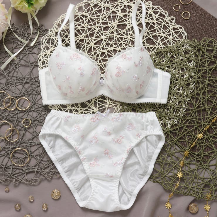 オフホワイト | プチフルールオーガンジー ３/４カップブラ＆ショーツ  | palissee